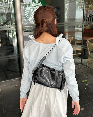 Square chain shoulder bag
