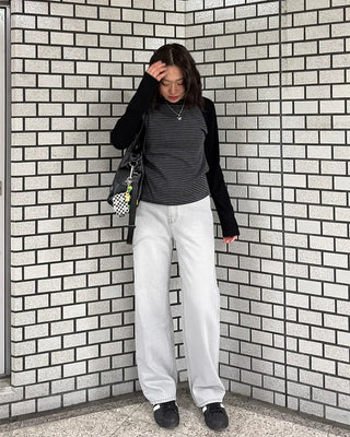 Light gray straight-leg denim jeans