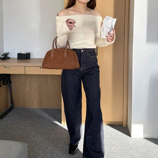 Slit off-shoulder knit