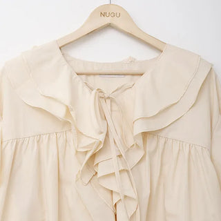 Frilled blouse