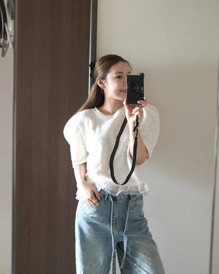Shoulder puff semi-cropped blouse
