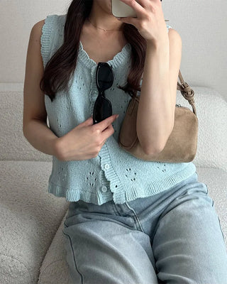 Frilled punching vest