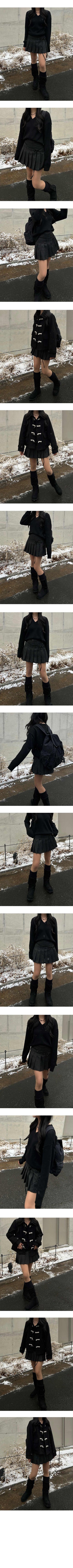 Striped pleated skirt