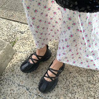 Ribbon strap sneakers
