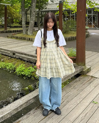 Curved balloon fit pleated denim pants