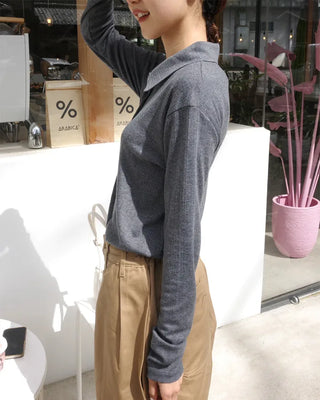 Button-collar neck T-shirt