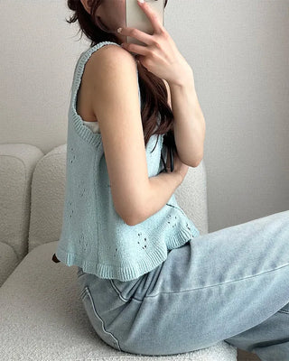 Frilled punching vest