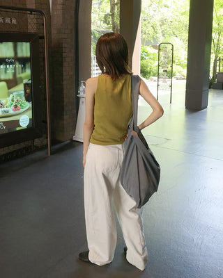 Sleeveless knit