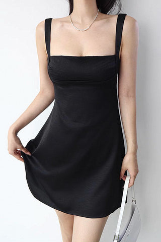 slim-fit suspender dress