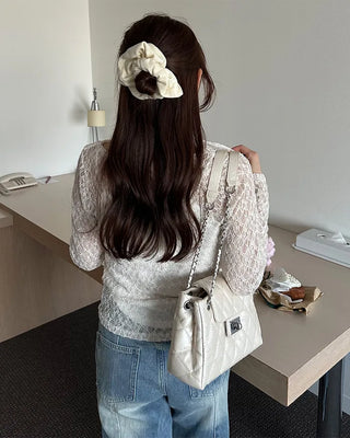 Drape neck lace T-shirt & scarf set