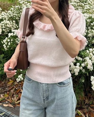 Frill neckline short-sleeved knit