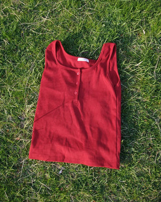 Square neck button sleeveless