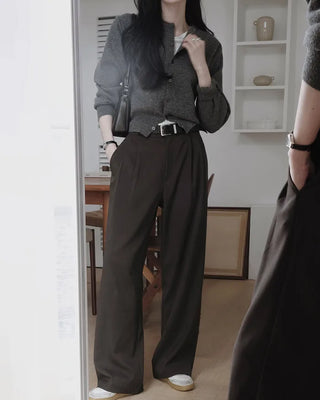 Leg-lengthening pintuck wide slacks