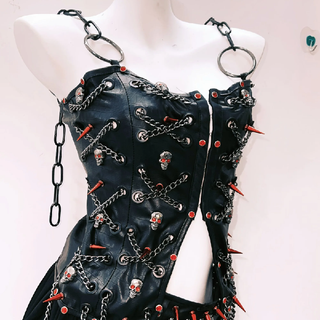 O ring rivet metal chain skull applique cami top