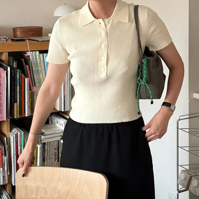 Short-sleeved colored ribbed knit