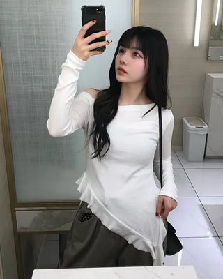 Off-shoulder asymmetrical T-shirt