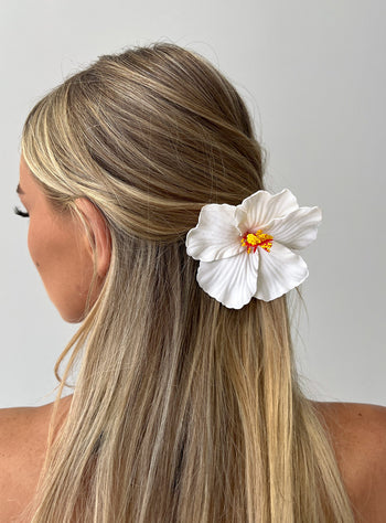 This Fate Flower Hair Clip Cream