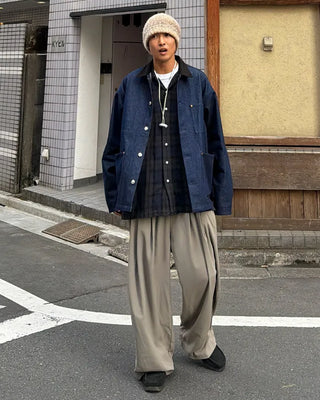 Three-pleat wide-leg slacks