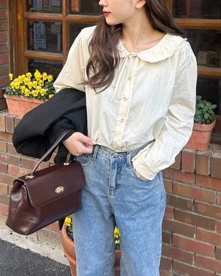 Round lace collar blouse