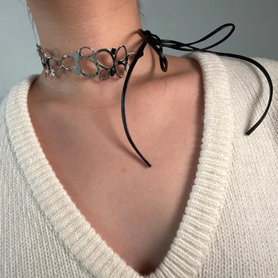 Unique oval line choker