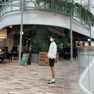 Seoul Sweatshirt (4 colors) High Q