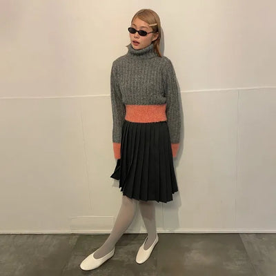Ribbed two-tone turtleneck knit