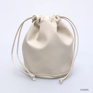 Simple retro bucket bag