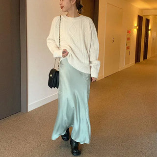 Cable knit round neck sweater