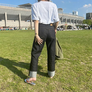 Rolled-up denim pants