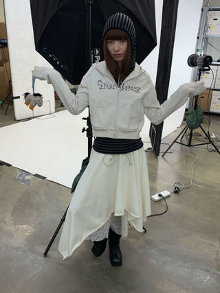 [NeverSeez] Cropped Raw Edge Hooded Zip-Up