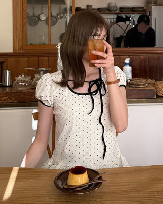Dot neck string short-sleeved T-shirt