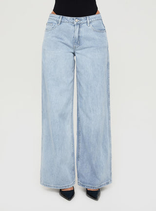Ramos Low Rise Wide Leg Jeans Light Blue Wash Petite