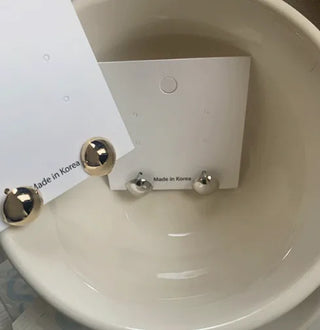 One-touch ball earrings