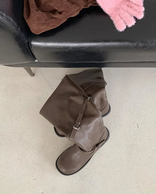 Wide buckle long boots
