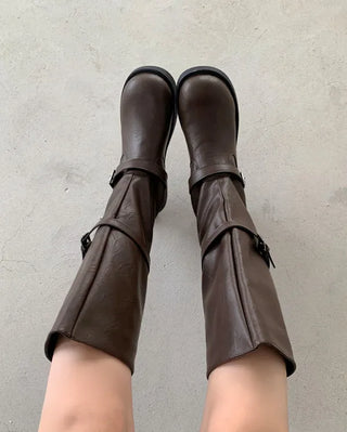 Wide buckle long boots