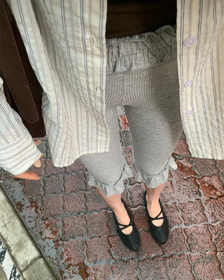 Ribbed Frill Capri Pants