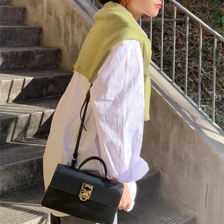 Loose-collar shirt