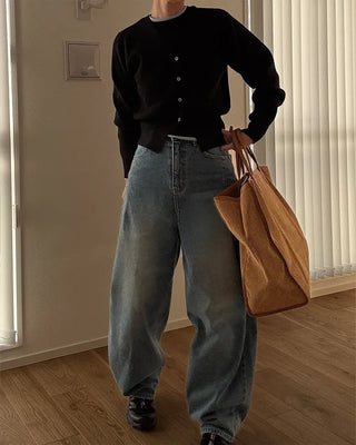 Voluminous V-neck cardigan