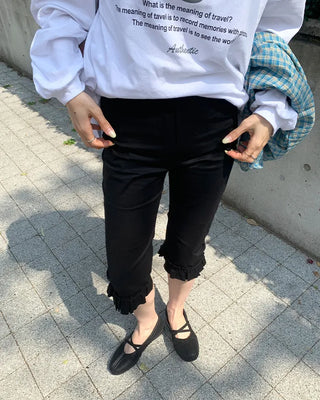 Frill Capri Pants