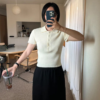 Short-sleeved colored ribbed knit
