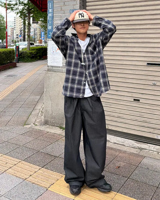 Two-pleat wide-leg pants