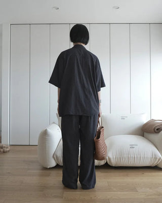 Open-collar short-sleeved shirt