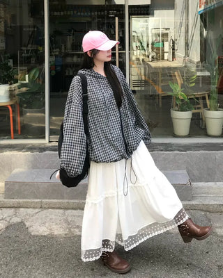Drawstring hem check windbreaker