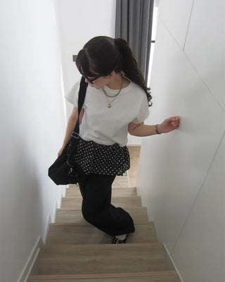 Cropped half-sleeve T-shirt