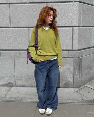 V-neck loose-fit knit