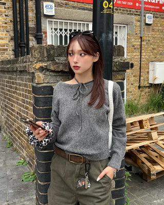 Ribbon tie knit