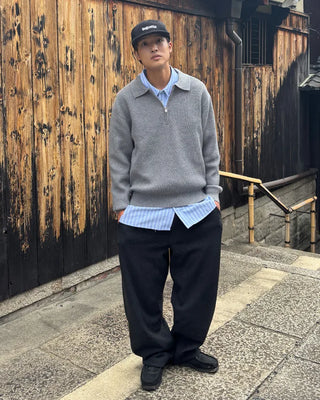 Half-neck zip-up collar knit