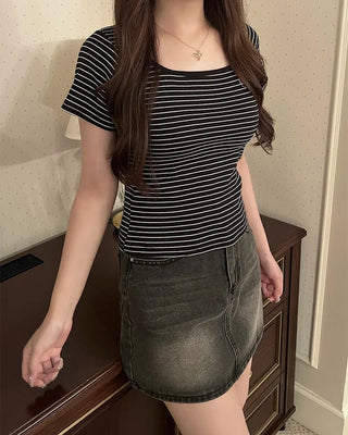 U-neck striped half-sleeve T-shirt