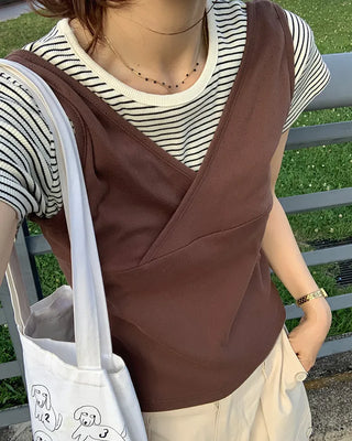 White ribbed border half-sleeve T-shirt