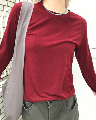 Round neck long-sleeve T-shirt